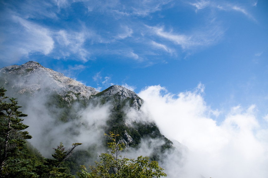 写真・カメラエントリー：魔利支天と甲斐駒ヶ岳