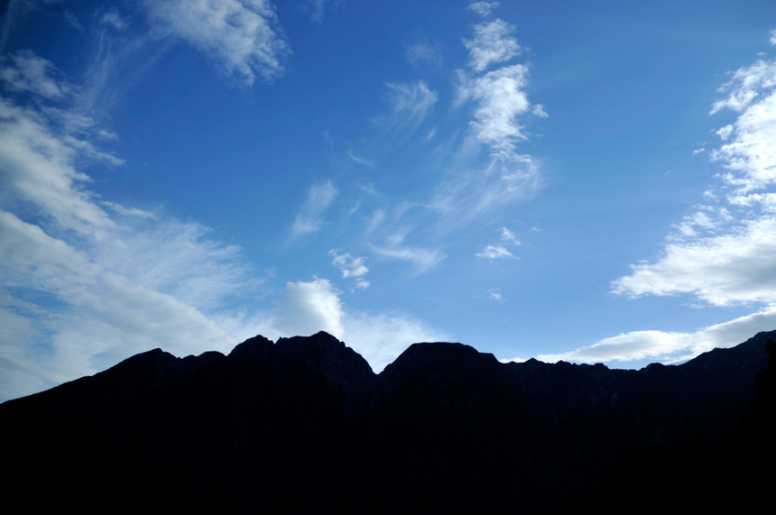 写真・カメラエントリー：超巨大コル「鋸岳」
