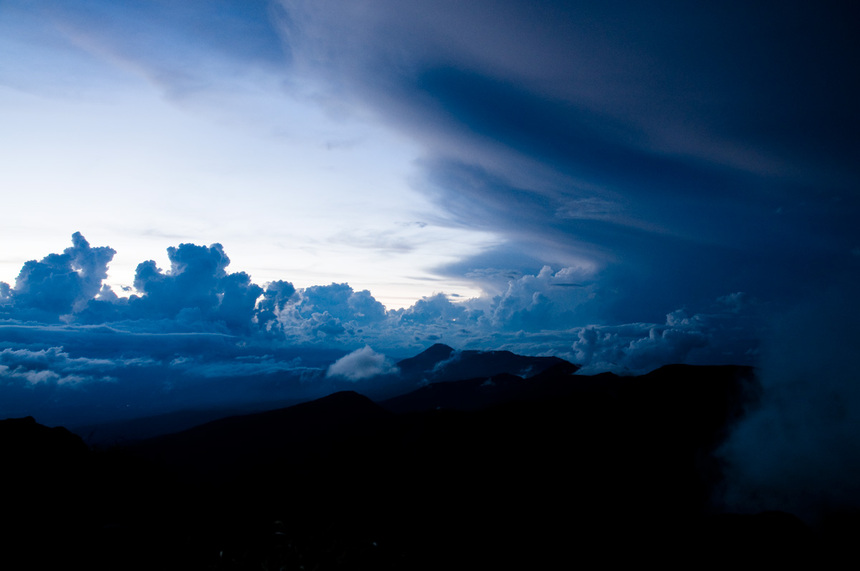 写真・カメラエントリー：赤岳山頂　日の入り
